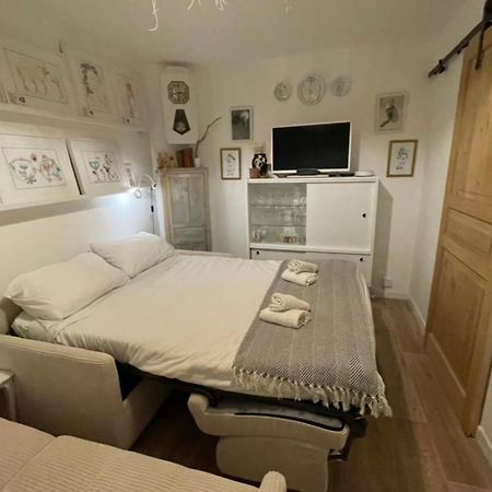 Charming Air-Conditioned One-Bedroom 150M From Cavaliere Beach Le Lavandou Bagian luar foto