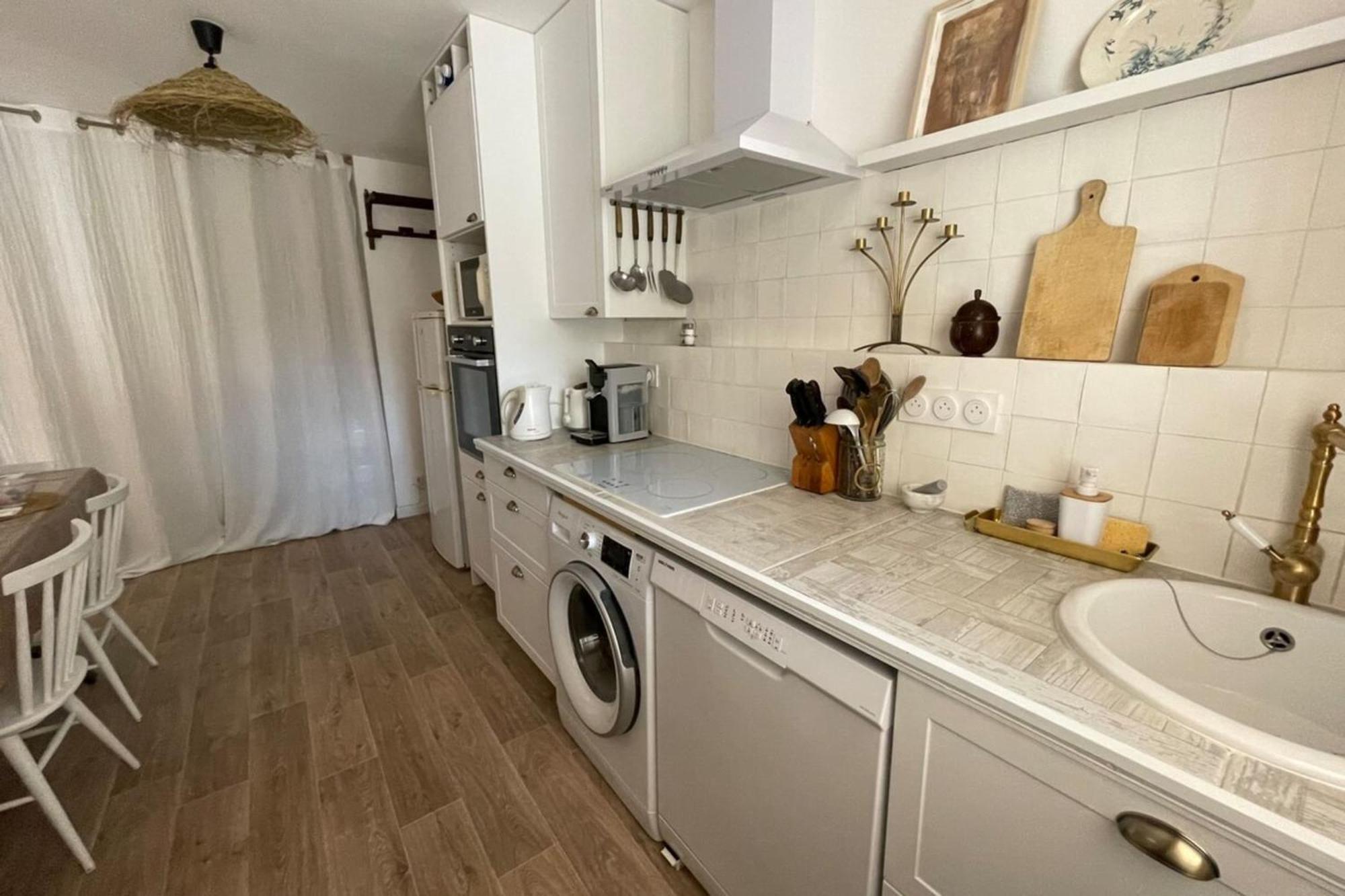 Charming Air-Conditioned One-Bedroom 150M From Cavaliere Beach Le Lavandou Bagian luar foto