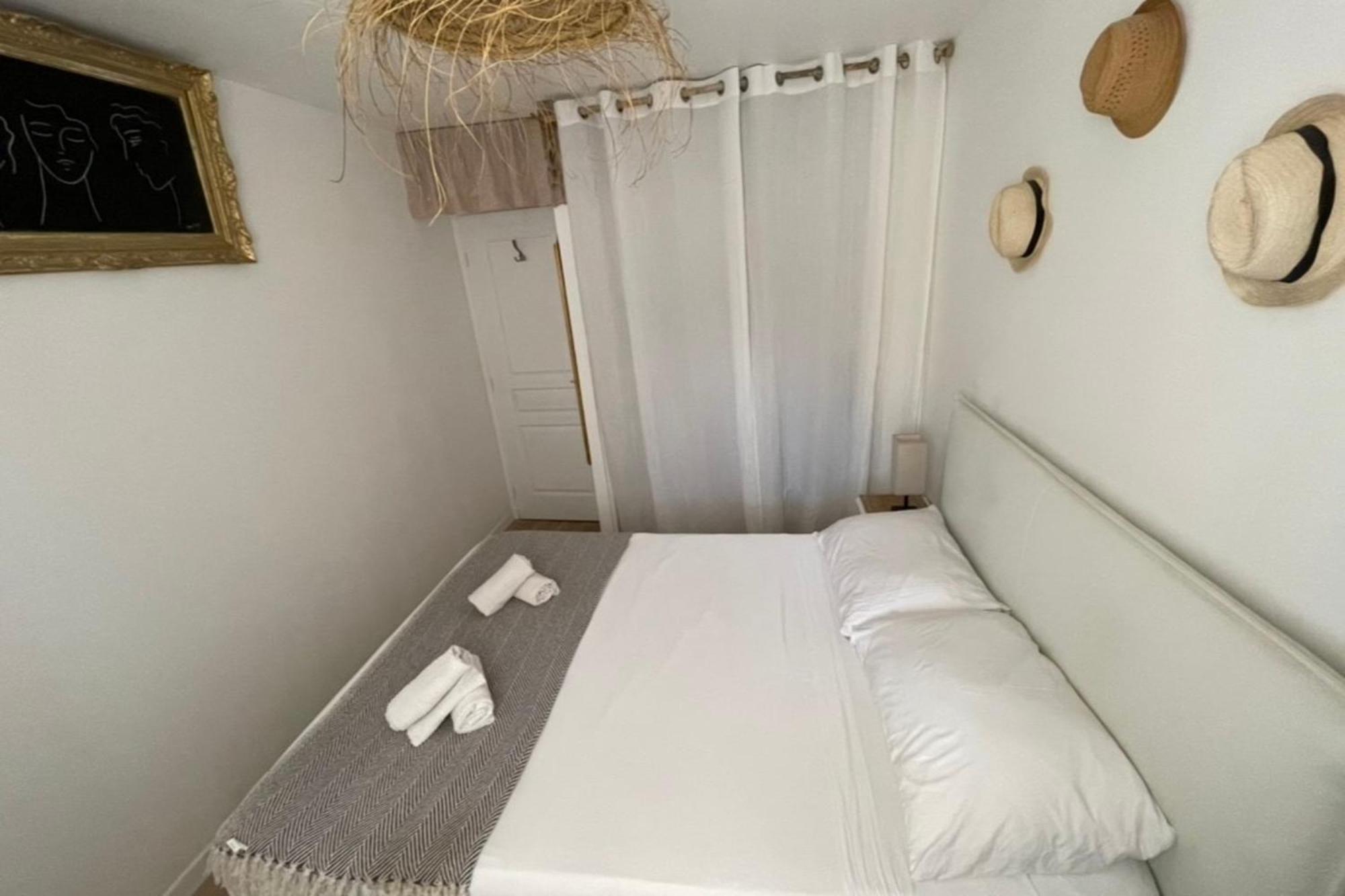 Charming Air-Conditioned One-Bedroom 150M From Cavaliere Beach Le Lavandou Bagian luar foto
