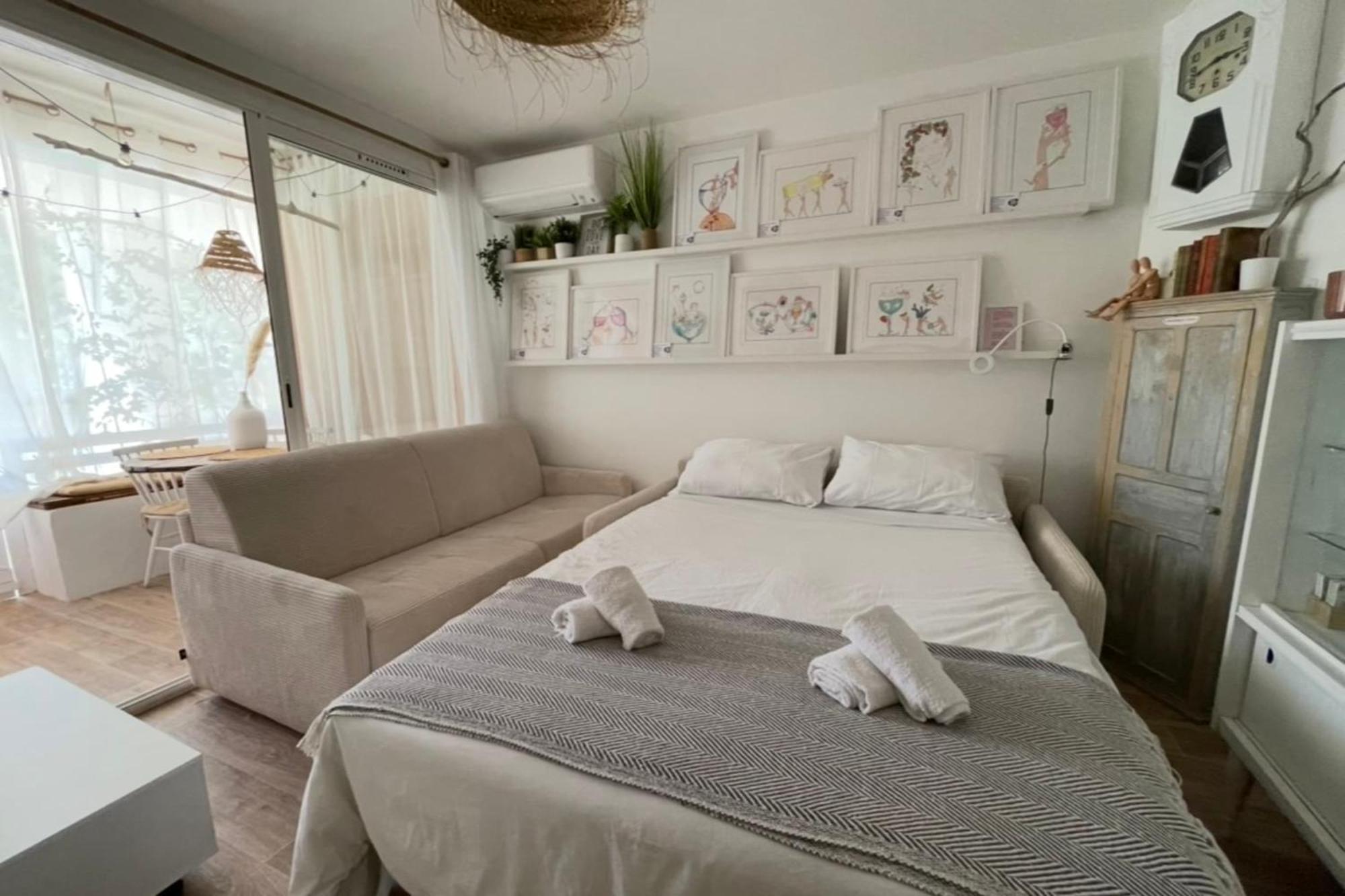 Charming Air-Conditioned One-Bedroom 150M From Cavaliere Beach Le Lavandou Bagian luar foto