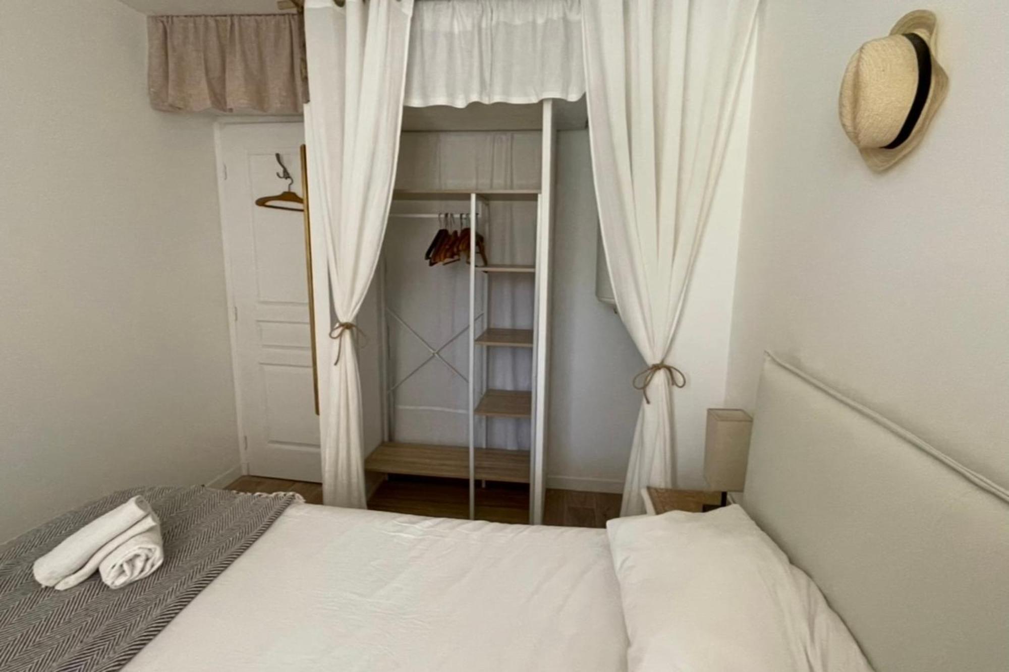 Charming Air-Conditioned One-Bedroom 150M From Cavaliere Beach Le Lavandou Bagian luar foto